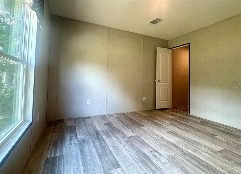 Spacious, unfurnished interior of a new home in , Lakeland (Image 17).