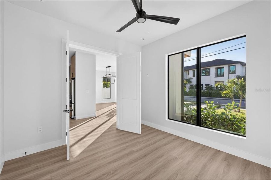 Spacious, unfurnished interior of a new home in , Tampa (Image 56).