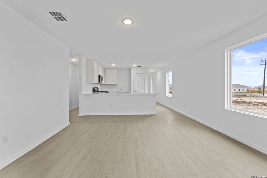 Spacious, unfurnished interior of a new home in Randolph Crossing, Converse (Image 22).