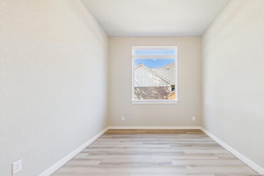 Spacious, unfurnished interior of a new home in Foxbrook, Cibolo (Image 12).