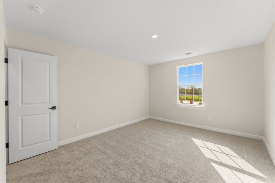 Spacious, unfurnished interior of a new home in Bens Crossing, Woodruff (Image 40).