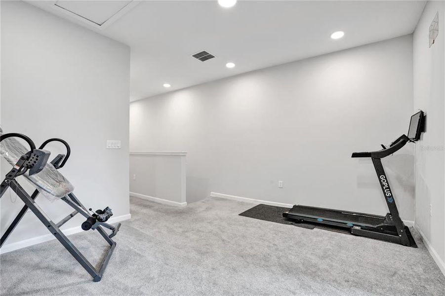 Spacious, unfurnished interior of a new home in , Oviedo (Image 22).