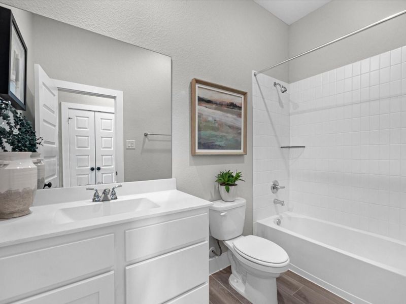 Furnished interior view inside a new home in Clopton Farms, Montgomery (Image 15).