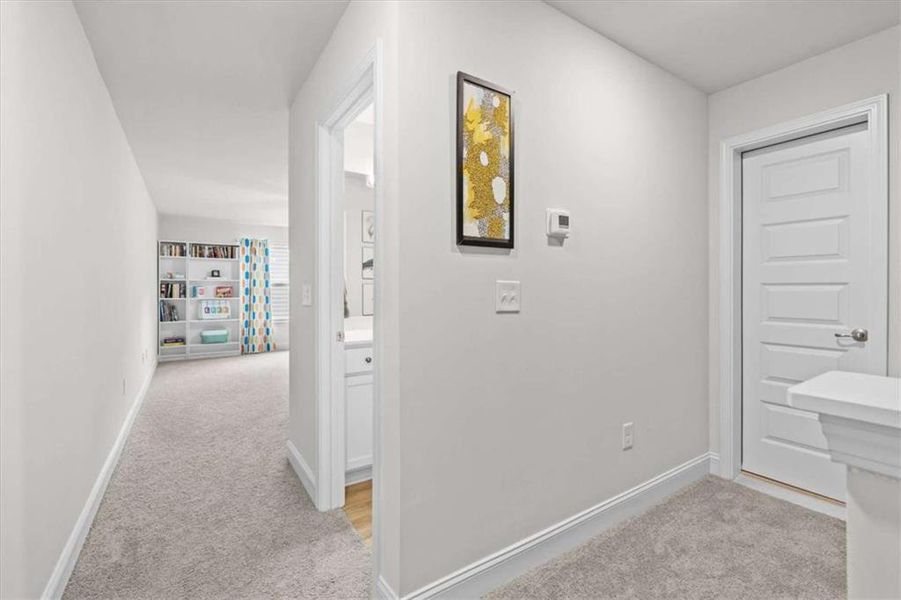 Spacious, unfurnished interior of a new home in Saddle Ridge, Bremen (Image 21).