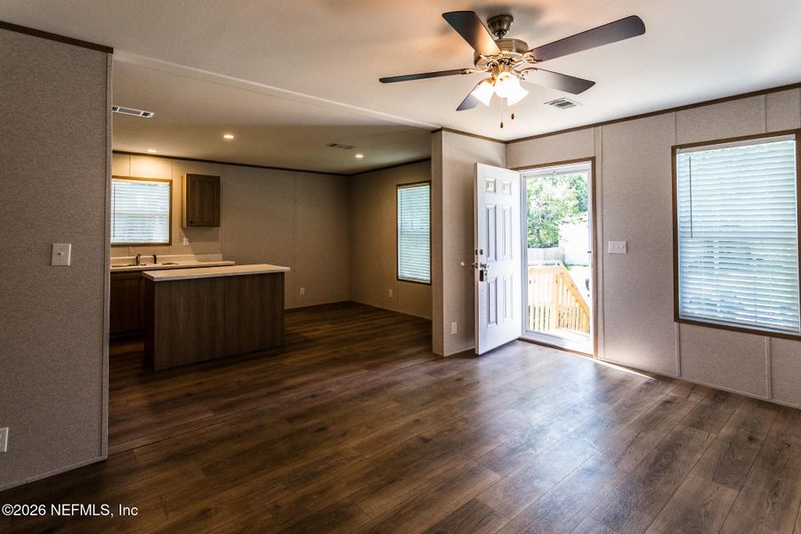 Spacious, unfurnished interior of a new home in , Jacksonville (Image 26).