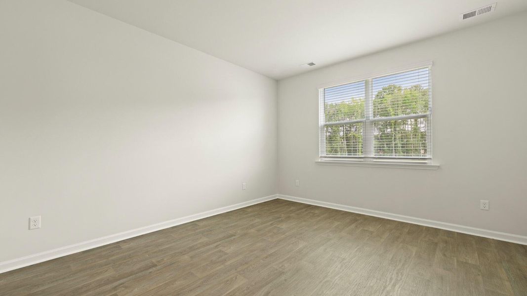 Spacious, unfurnished interior of a new home in , Summerville (Image 14).
