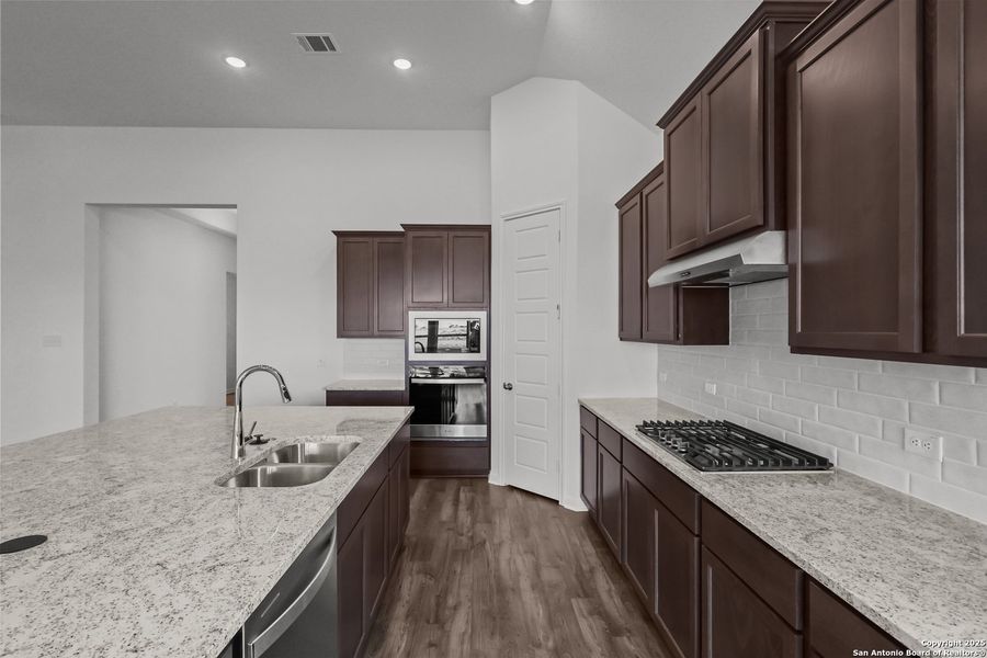 Furnished interior view inside a new home in Ladera 50', San Antonio (Image 11). Furnished interior view inside a new home in Ladera 50', San Antonio (Image 11).