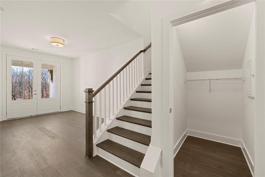 Spacious, unfurnished interior of a new home in , Gainesville (Image 25).