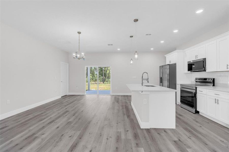 Spacious, unfurnished interior of a new home in , Citrus Springs (Image 24).