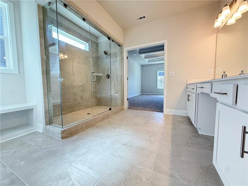 Spacious, unfurnished interior of a new home in Ponderosa Farms Reserve, Gainesville (Image 35).