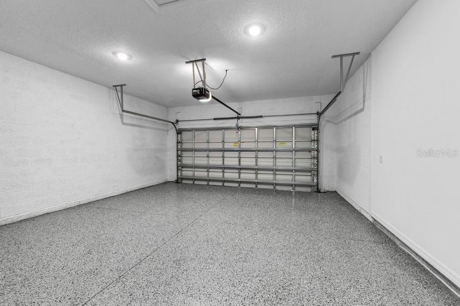 Spacious, unfurnished interior of a new home in Tiburon, Nokomis (Image 21).