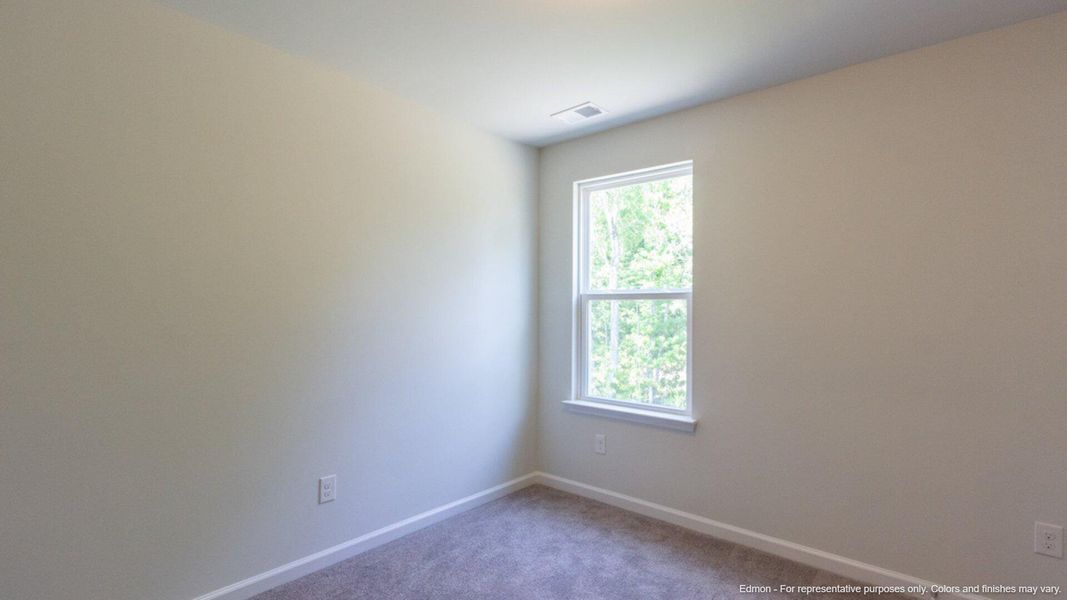 Spacious, unfurnished interior of a new home in Carolina Groves, Moncks Corner (Image 18).