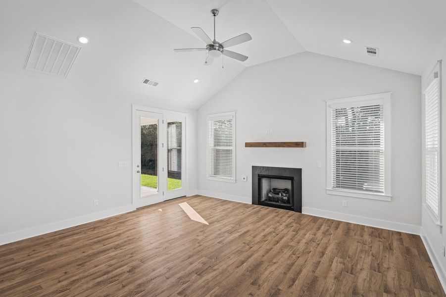 5br New Home in Spring Hill, TN.  - Slide 21