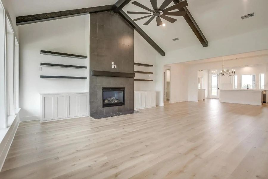 Representative unfurnished interior of a home built from the The Paxton by Elmwood Custom Homes in Waterfall Ranch Estates, Waxahachie (Image 19).