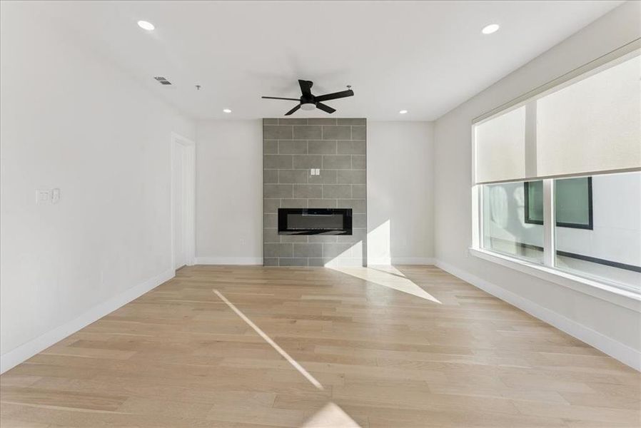 *All photos pictured are unit #101 in building 1512, Coloring/finishes will vary unit to unit. Other differences may be present*