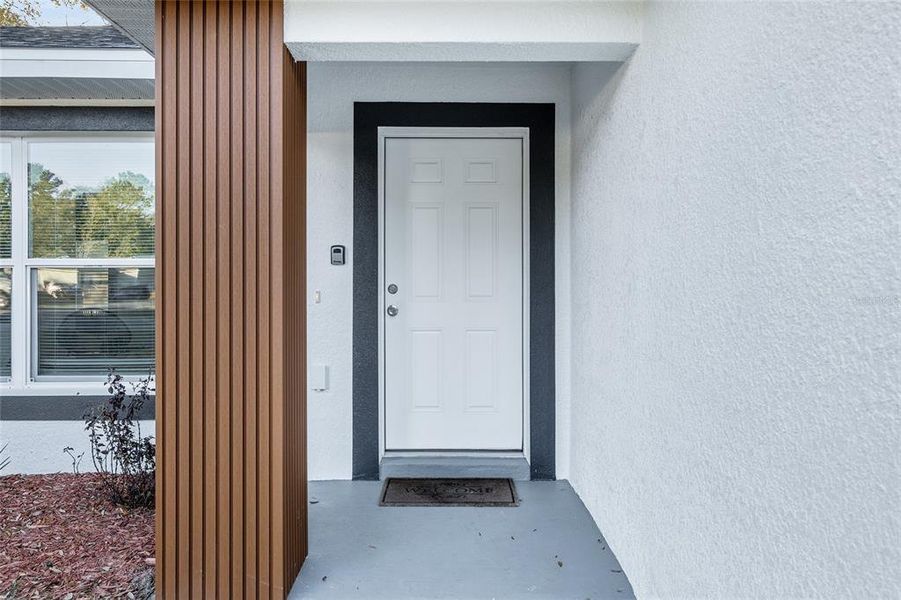 Exterior details and patio area of a home in , Ocala (Image 4).