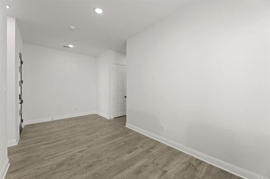 Spacious, unfurnished interior of a new home in Chelsea Commons, Allen (Image 24).