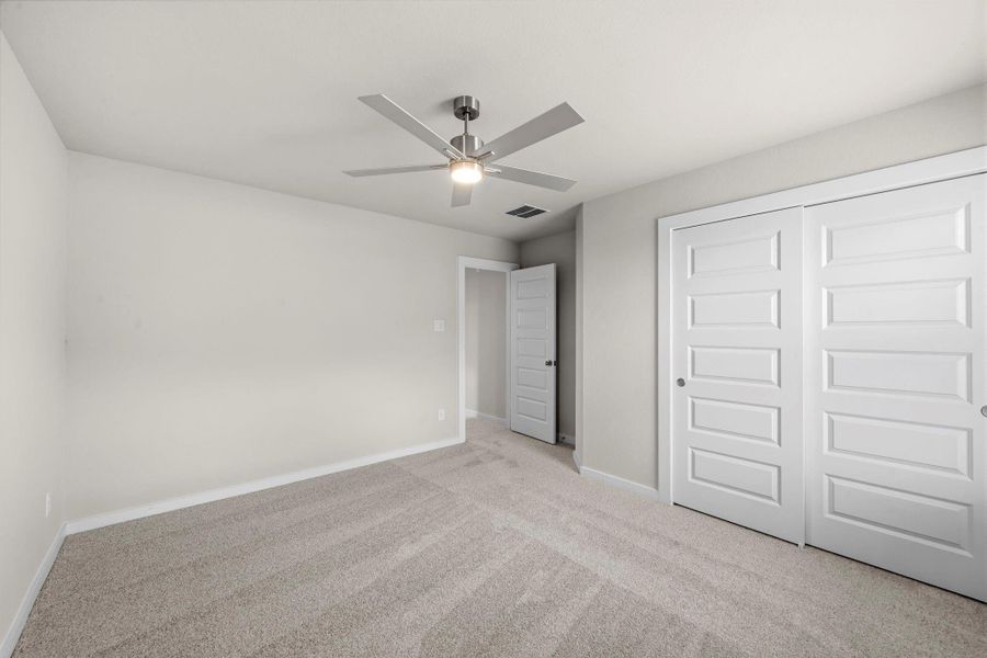 Spacious, unfurnished interior of a new home in Sunterra Lakes, Fulshear (Image 22).