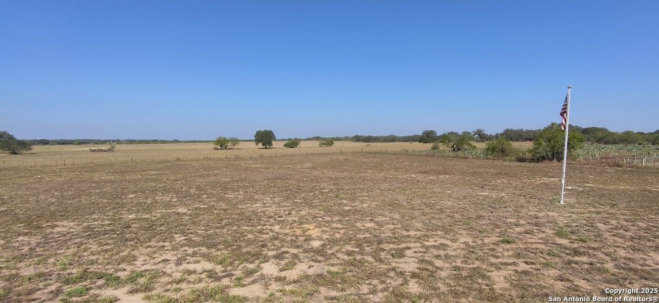 Natural landscape and outdoor views near in Poteet (Image 15). Natural landscape and outdoor views near in Poteet (Image 15).