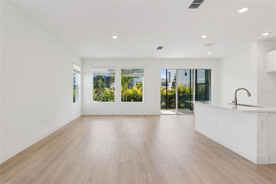 Spacious, unfurnished interior of a new home in North River Ranch – Townhomes, Parrish (Image 23).