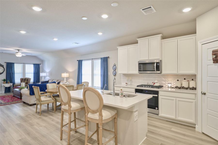Furnished interior view inside a new home in Montgomery Oaks - Estate, Conroe (Image 29). Furnished interior view inside a new home in Montgomery Oaks - Estate, Conroe (Image 29).