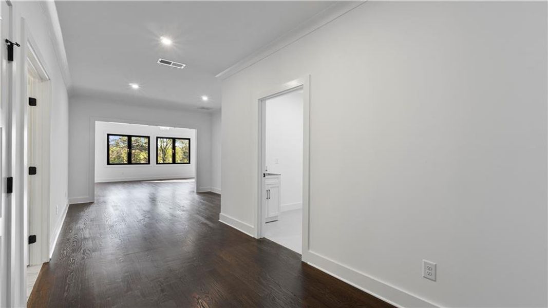 Spacious, unfurnished interior of a new home in , Marietta (Image 29).