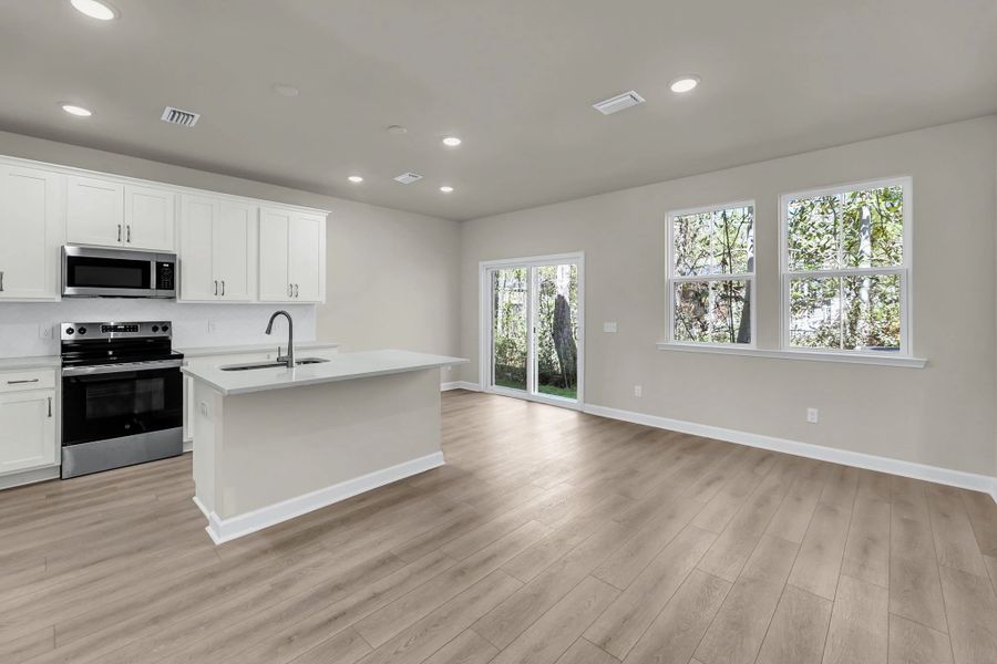 Image 14 of a home in Windward Village.