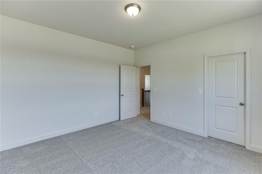 Spacious, unfurnished interior of a new home in , Jefferson (Image 29).