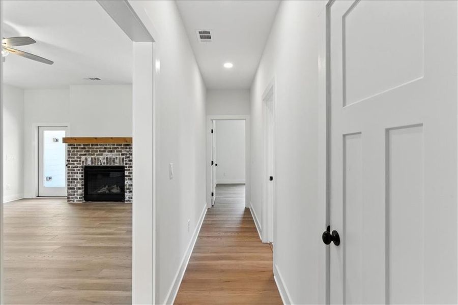 Spacious, unfurnished interior of a new home in , Waleska (Image 35).