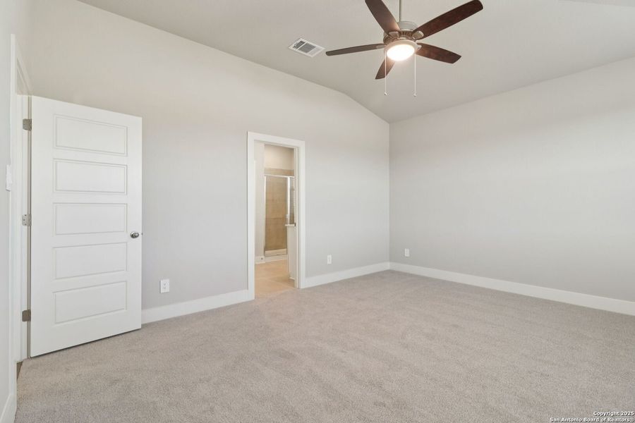 Spacious, unfurnished interior of a new home in Remington Ranch, San Antonio (Image 38). Spacious, unfurnished interior of a new home in Remington Ranch, San Antonio (Image 38).