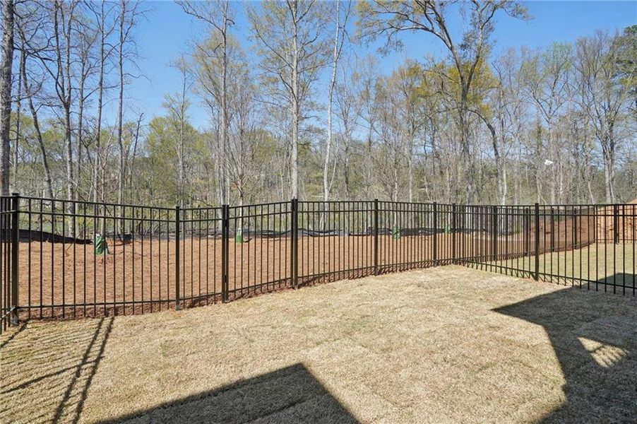 Community amenities in Waterside Townhomes, Peachtree Corners (Image 44).