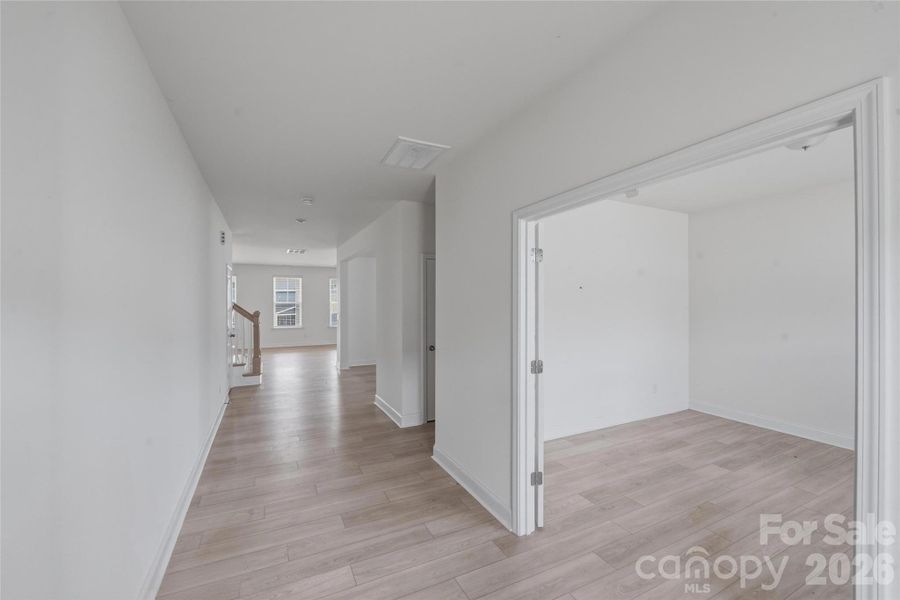 Spacious, unfurnished interior of a new home in Lakeside Glen, York (Image 30).