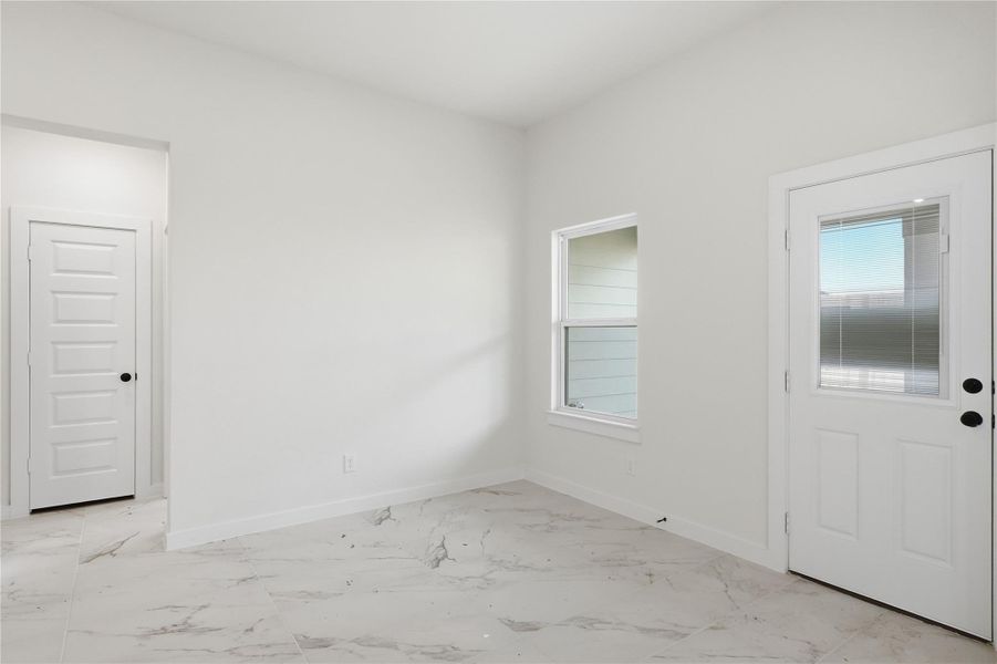 Spacious, unfurnished interior of a new home in Foxtail Palms, Manvel (Image 28). Spacious, unfurnished interior of a new home in Foxtail Palms, Manvel (Image 28).