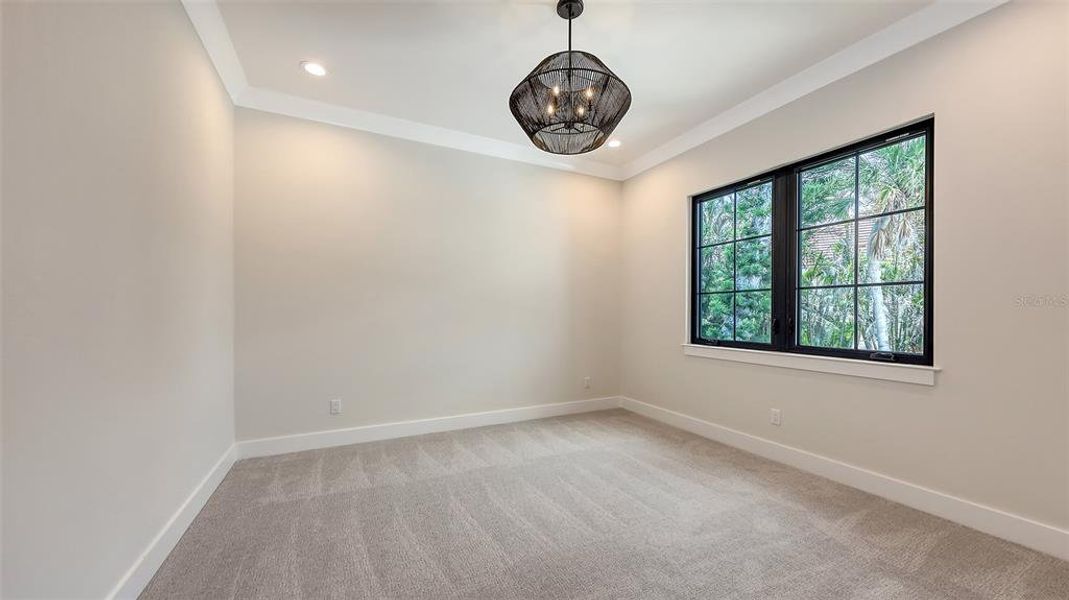Spacious, unfurnished interior of a new home in , Longboat Key (Image 21).