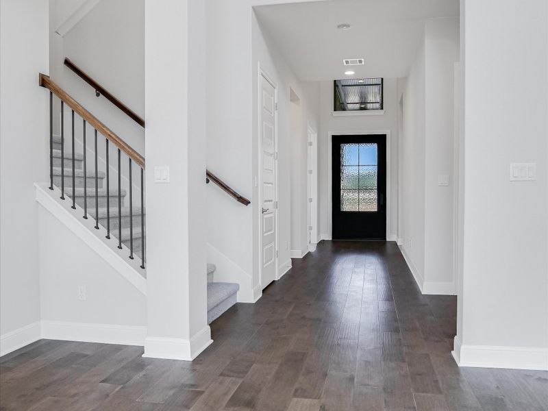 Representative unfurnished interior of a home built from the Topaz II by Giddens Homes in Riverstone, Georgetown (Image 22).