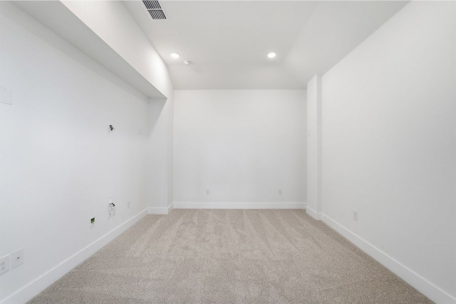 Spacious, unfurnished interior of a new home in Sunfield, Buda (Image 34). Spacious, unfurnished interior of a new home in Sunfield, Buda (Image 34).