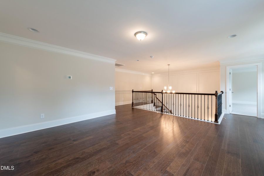 056_Upper Landing 056_Upper Landing