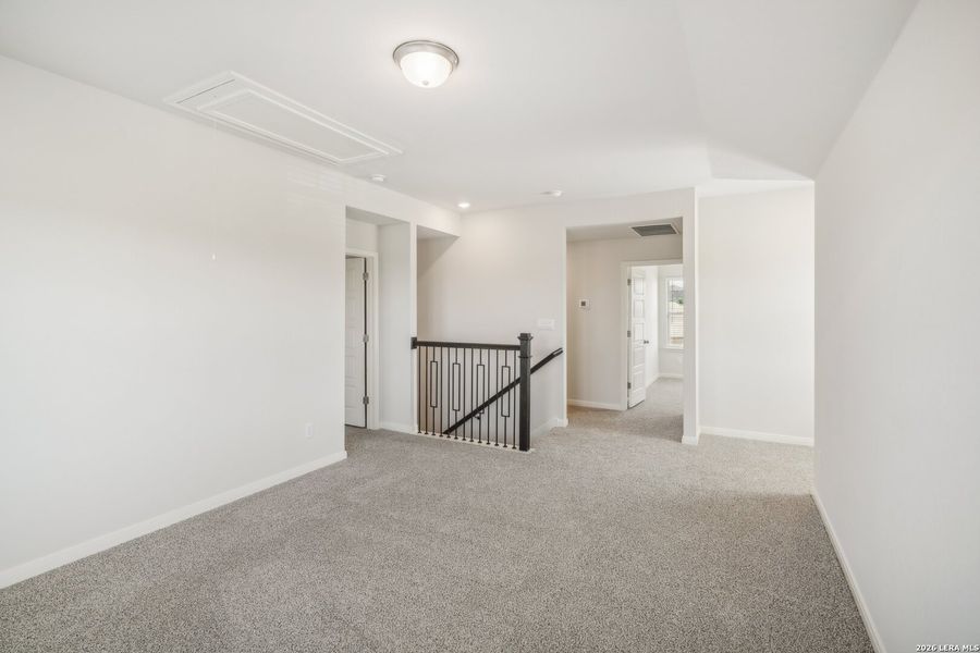 Spacious, unfurnished interior of a new home in Arcadia Ridge - Premier Series, San Antonio (Image 20).