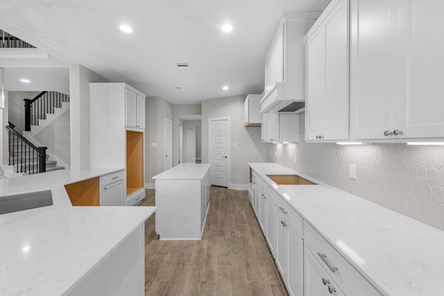 Furnished interior view inside a new home in Briarwood Crossing, Rosenberg (Image 10).