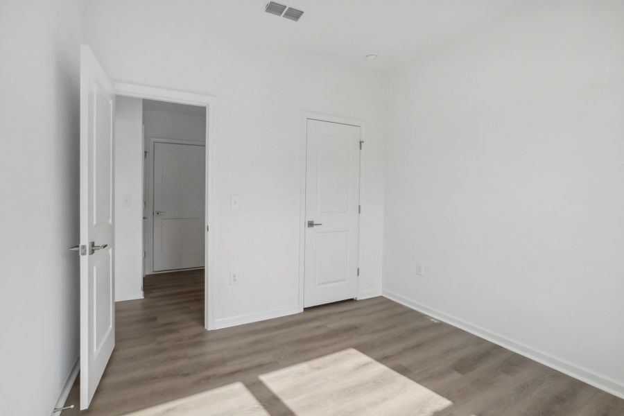 Representative images and renderings are for illustrative purposes. Actual structural options and design finishes of home may vary. Representative images and renderings are for illustrative purposes. Actual structural options and design finishes of home may vary.