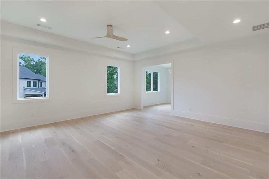 Spacious, unfurnished interior of a new home in , Alpharetta (Image 54).