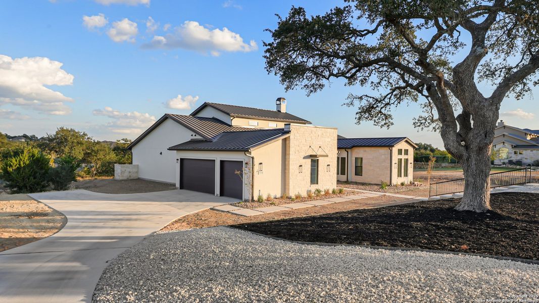 Image 33 of a home in .