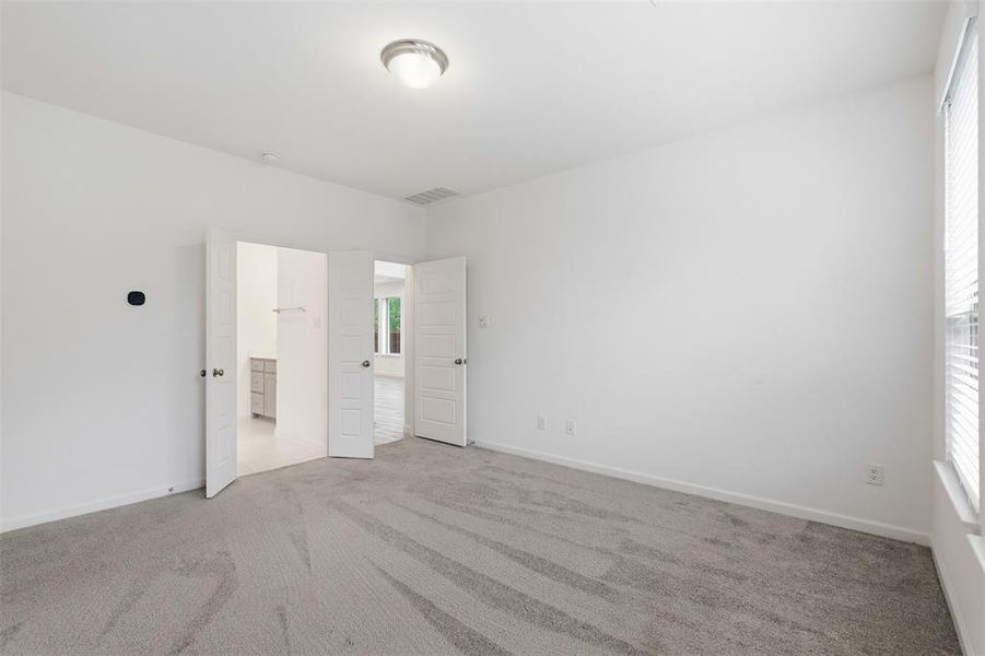Spacious, unfurnished interior of a new home in Prairie Oaks, Oak Point (Image 28). Spacious, unfurnished interior of a new home in Prairie Oaks, Oak Point (Image 28).