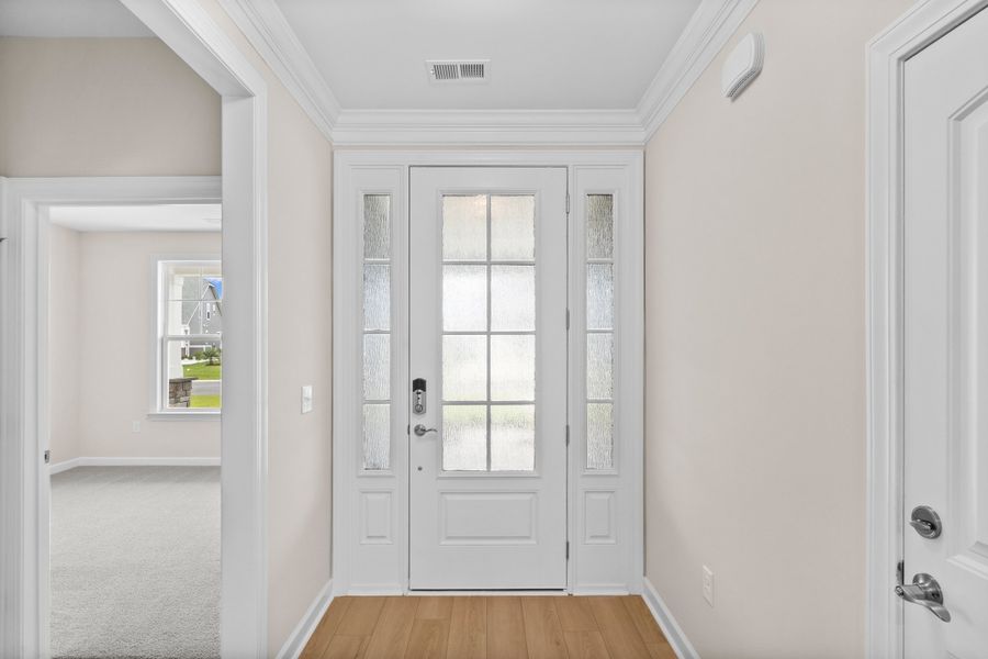 Spacious, unfurnished interior of a new home in Waterbridge, Myrtle Beach (Image 27).