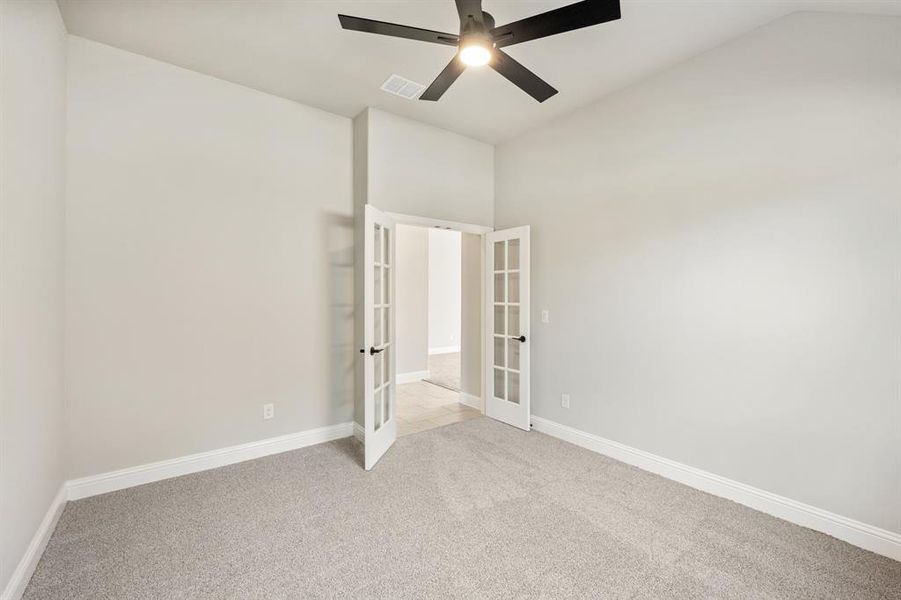 Spacious, unfurnished interior of a new home in Eagle Glen 50, Alvarado (Image 22).