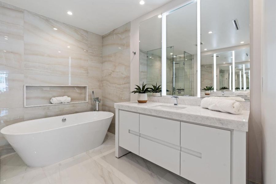 15-220 SE Mizner Blvd #611 Boca Raton, F 15-220 SE Mizner Blvd #611 Boca Raton, F