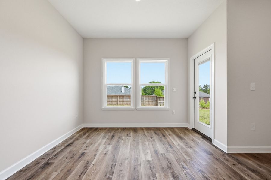 Spacious, unfurnished interior of a new home in Barton's Bend, Crestview (Image 48).