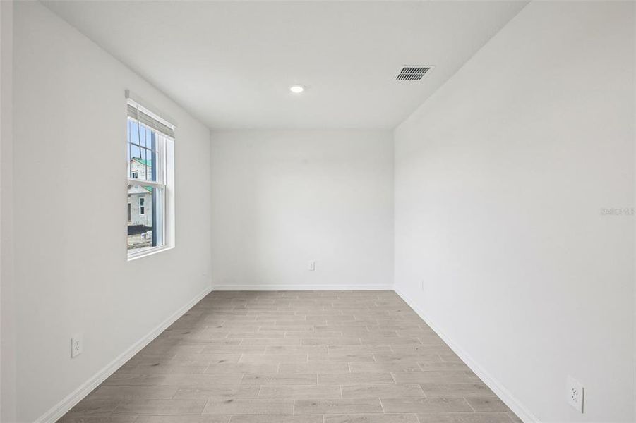 Spacious, unfurnished interior of a new home in Two Rivers - Classic Series, Zephyrhills (Image 27).