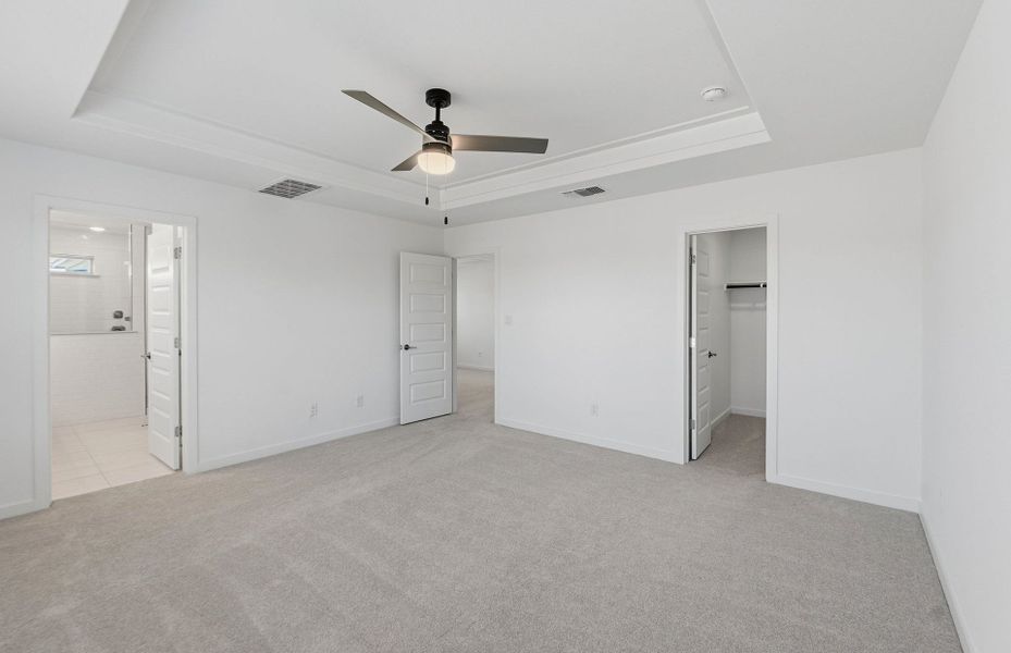 Spacious, unfurnished interior of a new home in Wolf Ranch, Georgetown (Image 52).