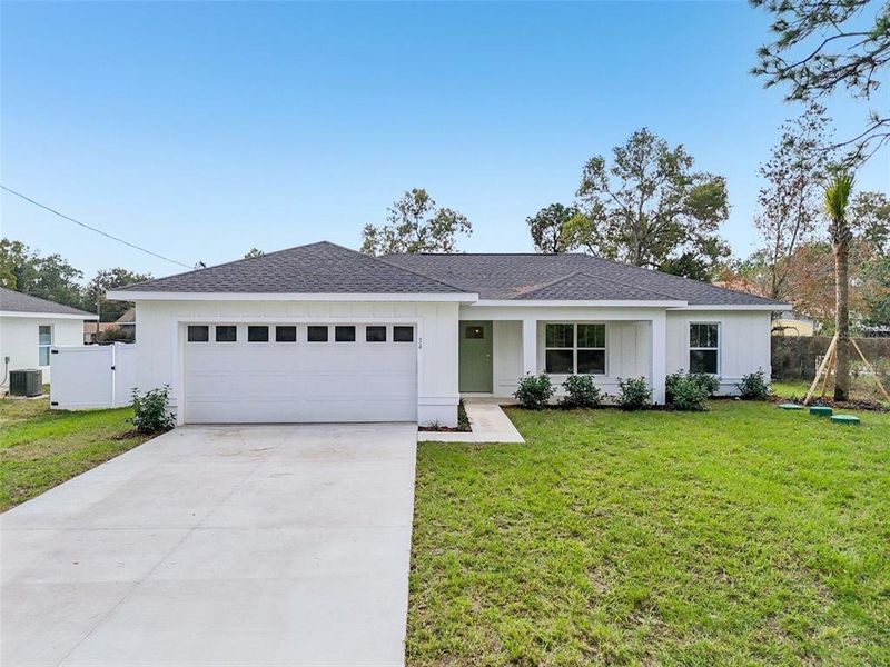 Exterior details and patio area of a home in , Ocala (Image 25).